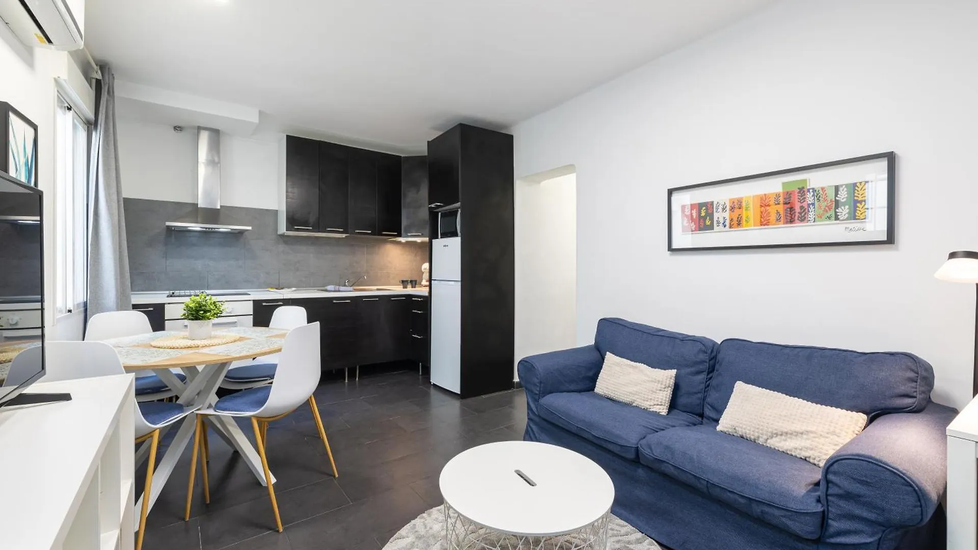 H2M Pasaje Dos Santos Smarttv, Oven, Parking Or Apartment Malaga Spain