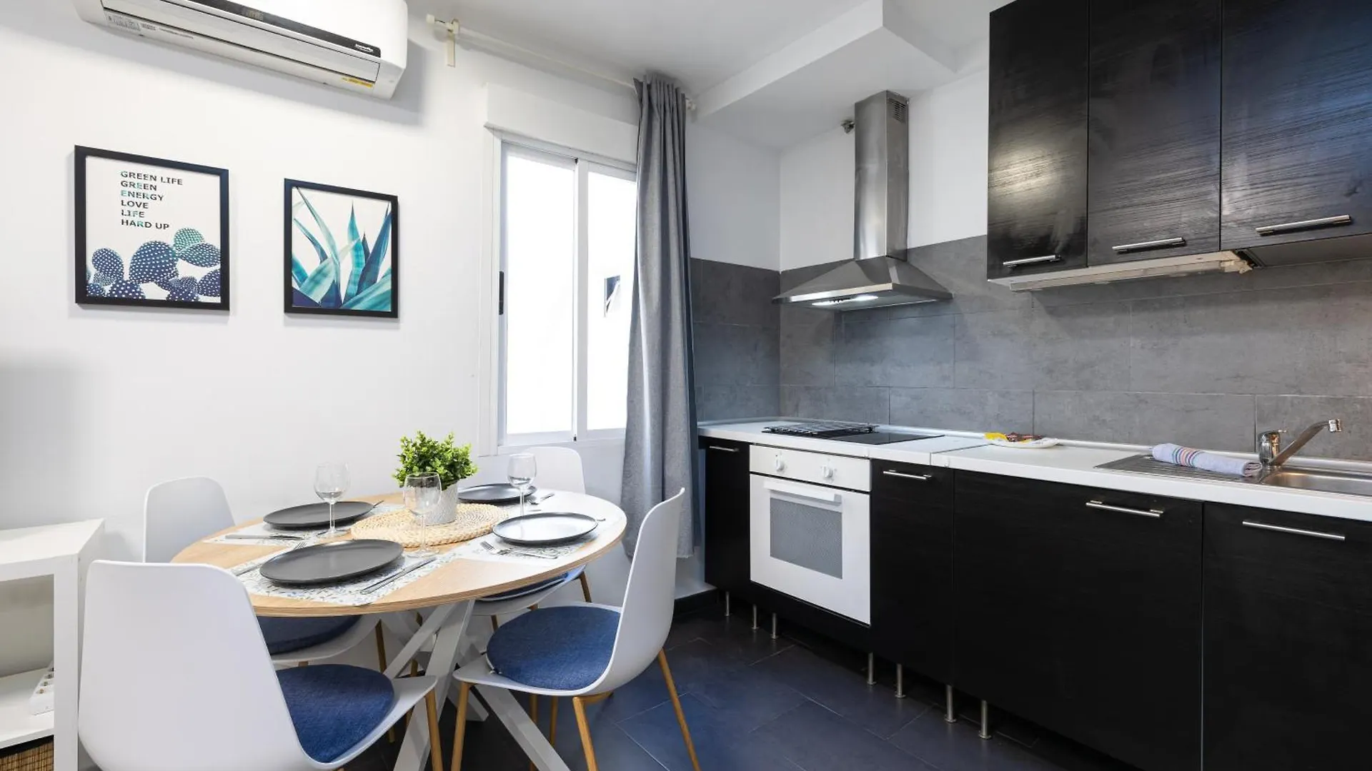 H2M Pasaje Dos Santos Smarttv, Oven, Parking Or Apartment Malaga Spain